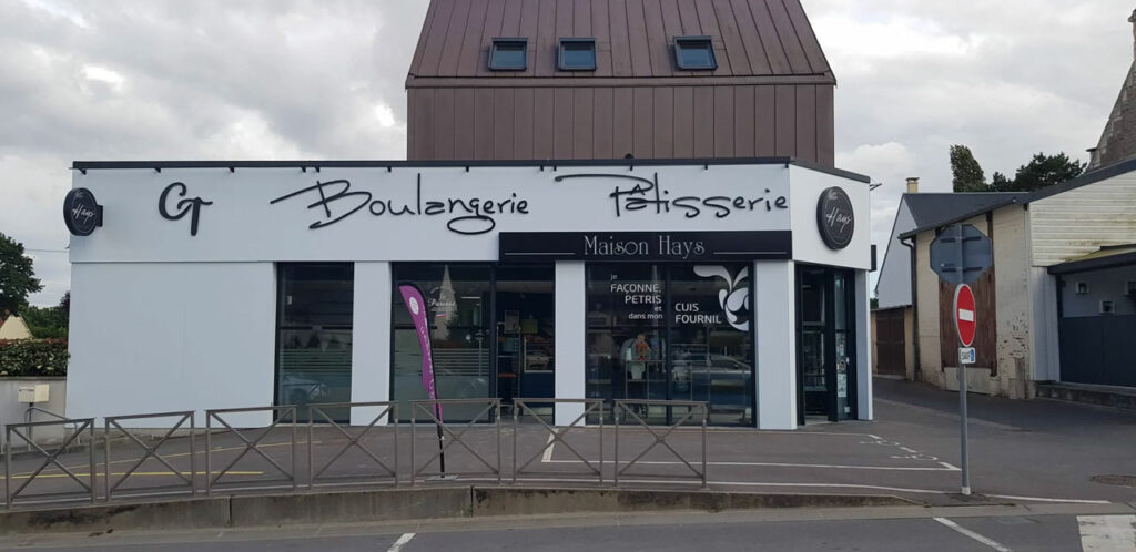 Habillage de façade - Boulangerie - Enseigne et signalétique extérieure - Caen - Léon l'enseigniste