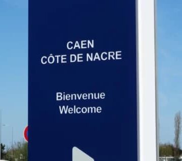 Léon l'enseigniste : totem carburant stations