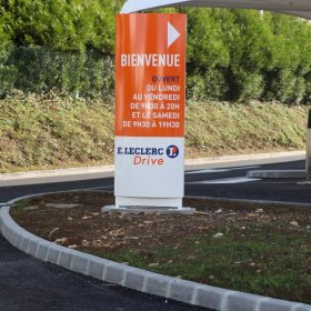 totem directionnel entreprises : E.Leclerc Drive